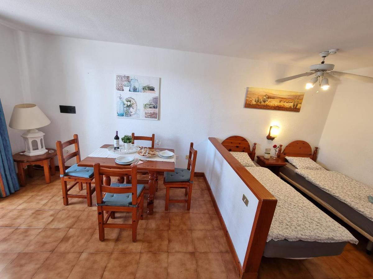 Studio Apartment No 1 Directly On The Beach And Sea, Terrace, Heated Pool, Wifi 플라야데라스아메리카스 외부 사진
