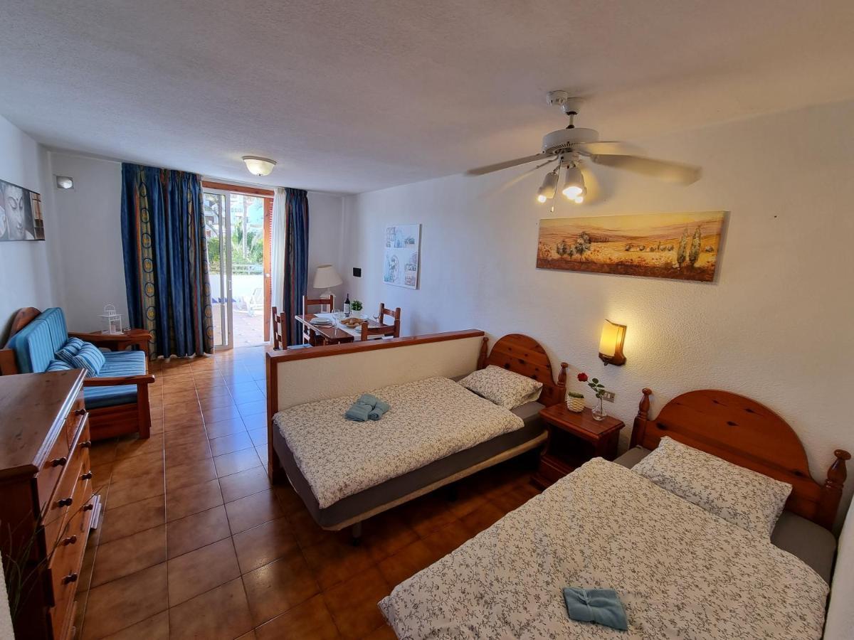 Studio Apartment No 1 Directly On The Beach And Sea, Terrace, Heated Pool, Wifi 플라야데라스아메리카스 외부 사진